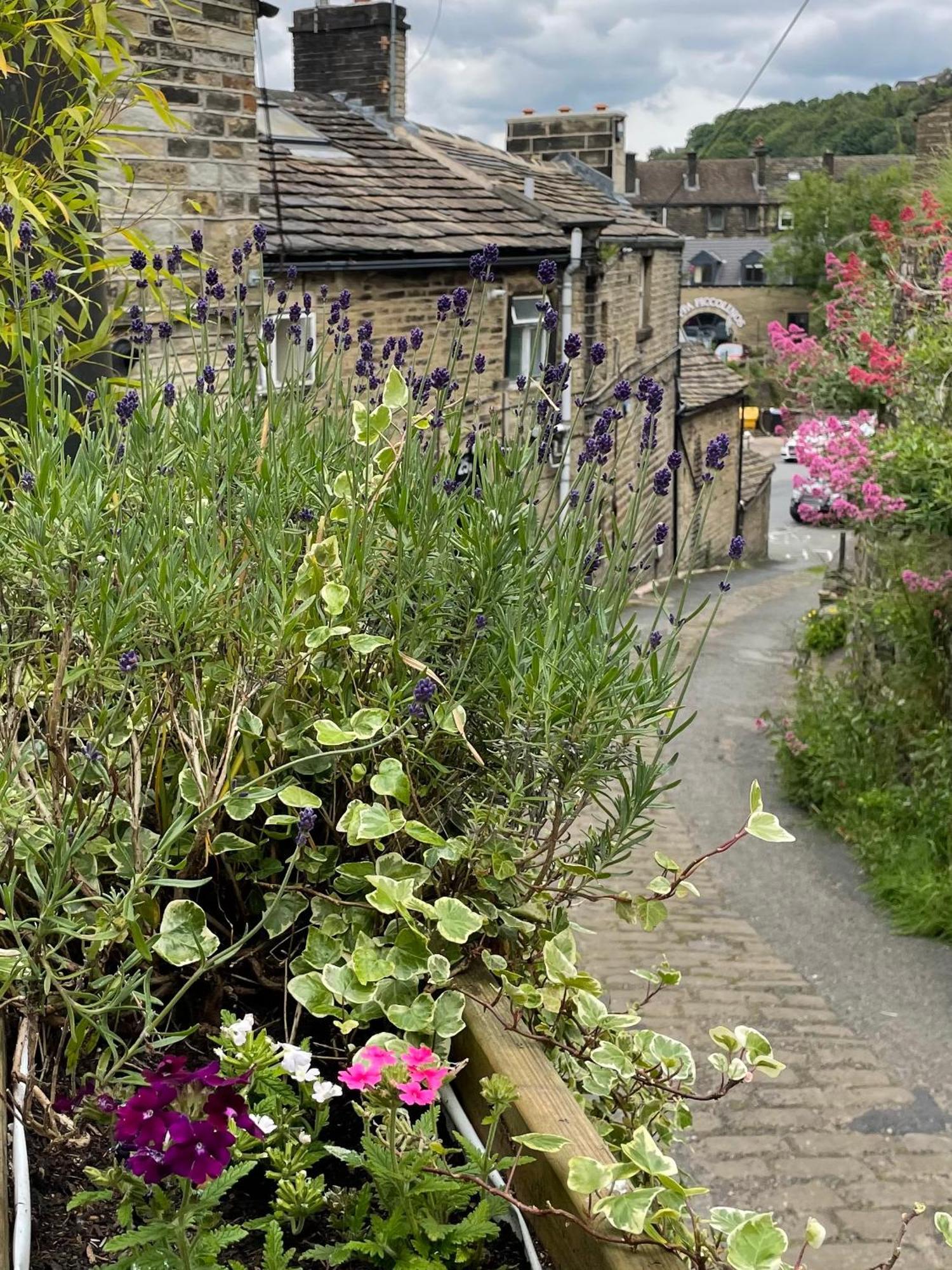 The Therapy Rooms Holmfirth Holiday Let ภายนอก รูปภาพ